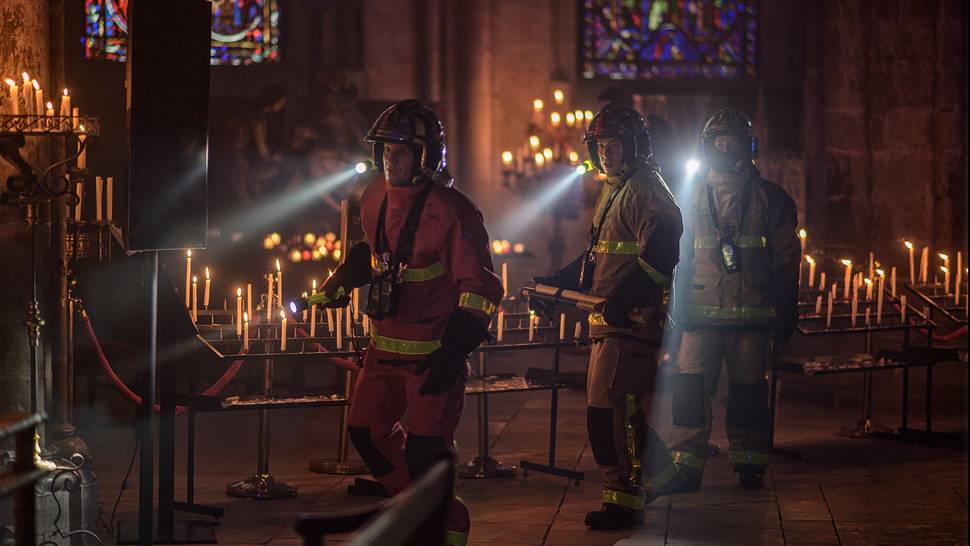 Notre-Dame i flammer